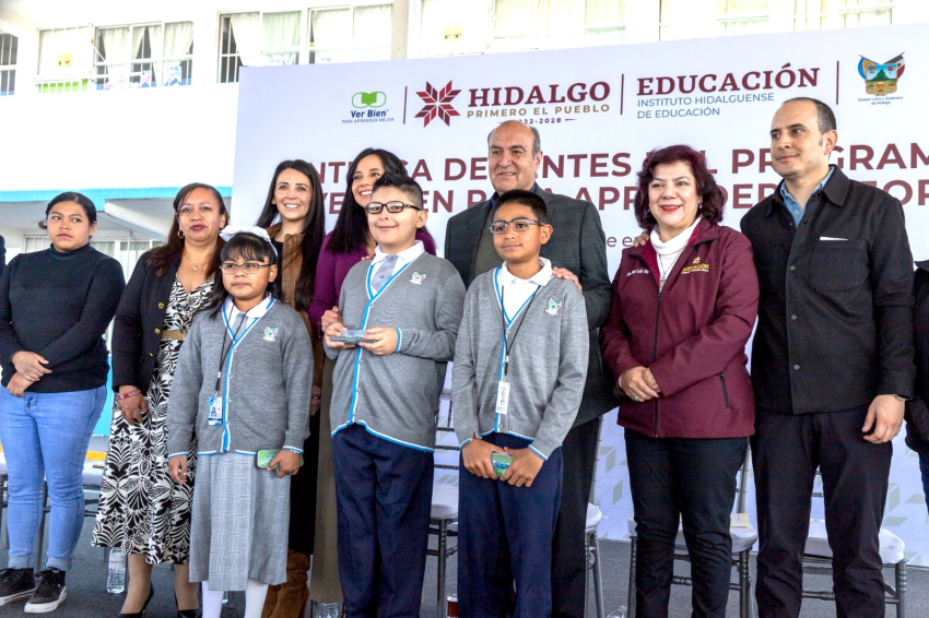 Más de 21 mil estudiantes recibieron lentes gratuitos