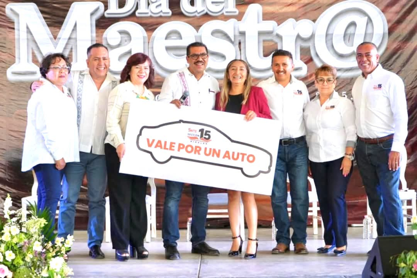 Celebran el Día del Maestro en Zimapán
