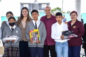 SEPH alista entrega de &uacute;tiles, uniformes y calzado