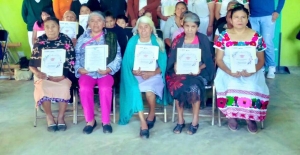 Salen del rezago educativo&nbsp;m&aacute;s de 8 mil mujeres en Hidalgo&nbsp;