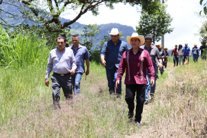 Entrega Saderh obras h&iacute;dricas, de infraestructura rural y apoyos agropecuarios