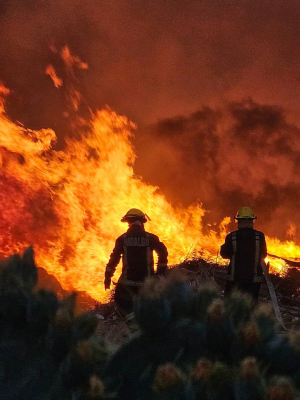 Queda controlado el incendio registrado en las  inmediaciones de la penitenciaria de Pachuca