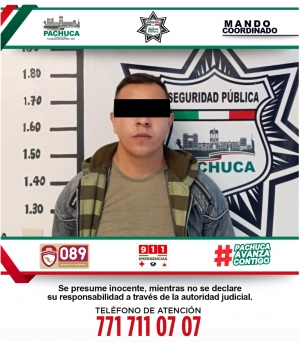 Polic&iacute;a de Pachuca detiene a 2 hombres por presunto cohecho