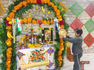 En centros gerontol&oacute;gicos de Hidalgo honran la memoria de seres queridos