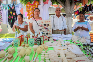 Mayor proyecci&oacute;n para las y los artesanos hidalguenses,&nbsp;con espacios gratuitos y atractivos para sus ventas