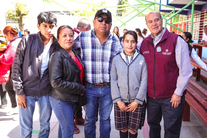 SEPH fortalece infraestructura educativa: entrega equipamiento en 30 aulas didácticas