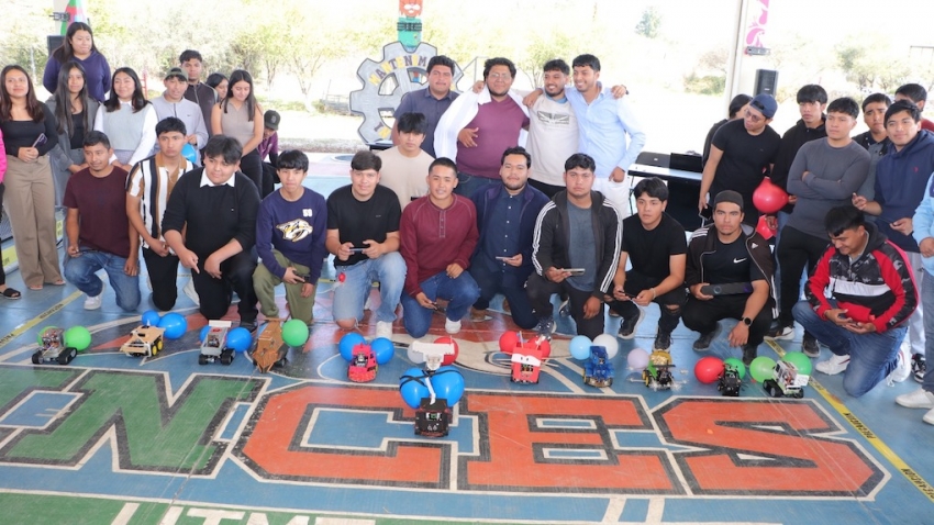 Realiza UTMZ el primer torneo de rob&oacute;tica m&oacute;vil