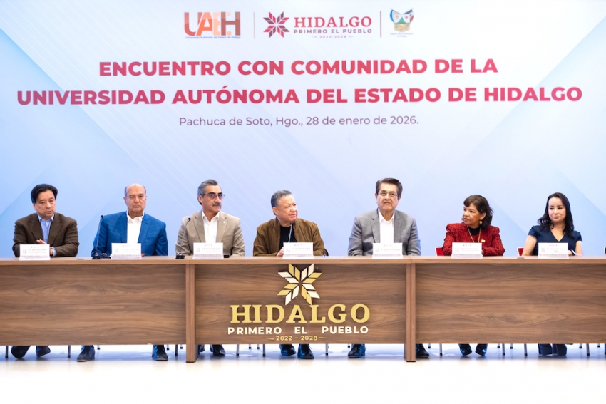 Julio Menchaca reconoce labor académica de la UAEH y llama a fortalecer la educación en Hidalgo