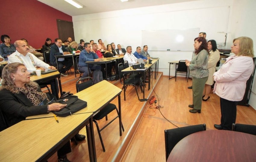Capacita SEPH a coordinadores de los Centros de Maestros