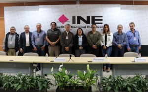 INE Hidalgo Entrega Est&iacute;mulos, Recompensas, Incentivos y Cambio de grado administrativo al Personal de las Juntas Local y Distritales