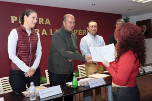 Justicia laboral tras d&eacute;cadas de servicio: SEPH entrega &oacute;rdenes de adscripci&oacute;n