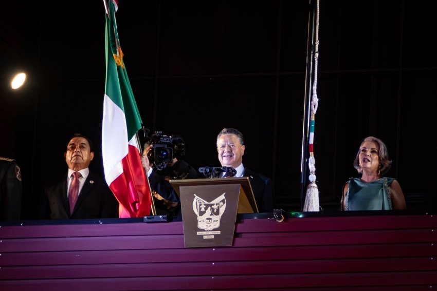Conmemora Julio Menchaca, junto con el pueblo de Hidalgo, el 216 aniversario del inicio de la Independencia de México