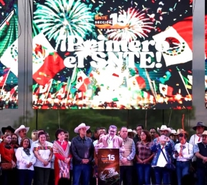El SNTE presente en  los festejos patrios