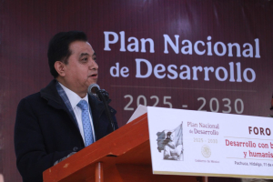 Andr&eacute;s Vel&aacute;zquez V&aacute;zquez participa en el Foro para el Plan Nacional de Desarrollo 2025
