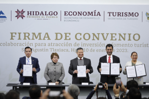 Julio Menchaca firma convenio de impulso tur&iacute;stico y econ&oacute;mico