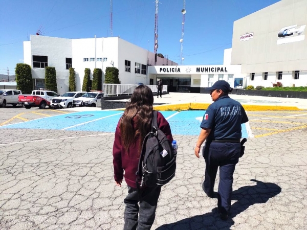 Seguridad Pública de Pachuca localiza a menor con ficha de búsqueda, fue entregada a su padre esta tarde