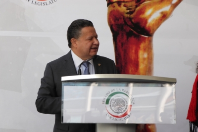 INAUGURA LA EXPOSICIÓN “ATISBOS HIDALGUENSES” EN EL SENADO DE LA REPÚBLICA.