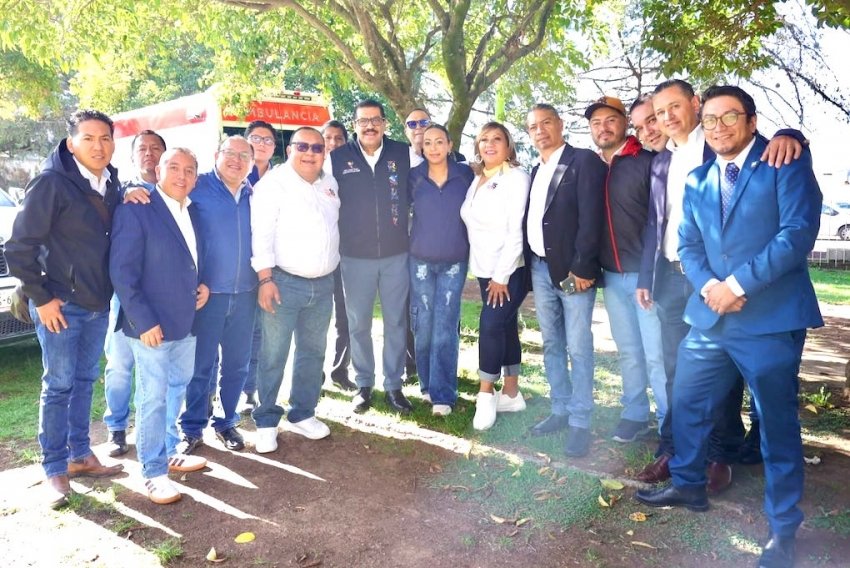 Said Vargas reconoce trayectoria de docentes jubilados en encuentro fraterno