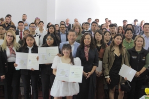 CECyTEH entrega 42 t&iacute;tulos a egresados en Mineral de la Reforma