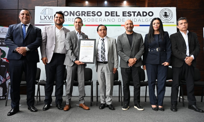 Previo al Mundial de Futbol 2026, Congreso de Hidalgo reconoce al árbitro César Ramos con “La Mina del Tiempo”