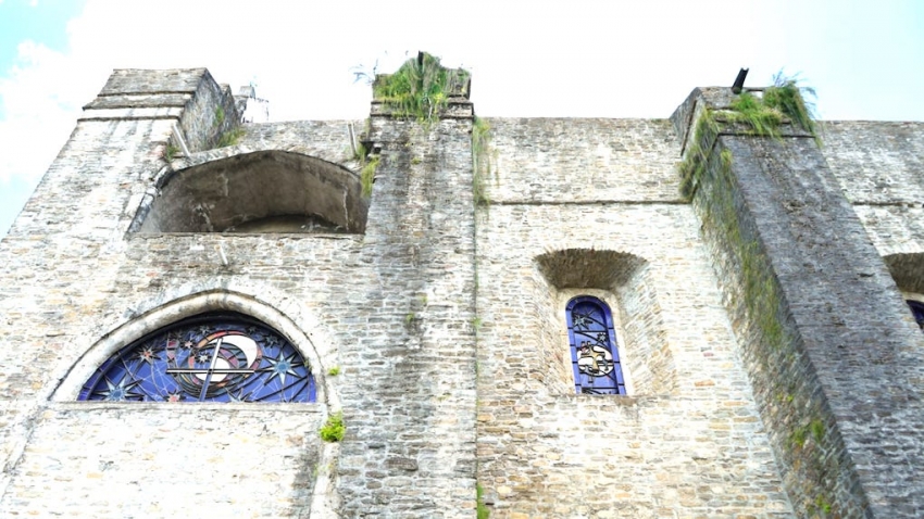 Protección Civil realiza labores de mantenimiento en la catedral de Cristo Rey