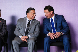 Reafirma Menchaca Salazar disposici&oacute;n de colaborar con grupos empresariales