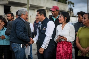 INAUGURA ALCALDE RA&Uacute;L CAMACHO BA&Ntilde;OS PAVIMENTACI&Oacute;N PASEOS DE CHAVARR&Iacute;A &ndash; LA CALERA