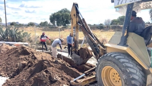 En construcci&oacute;n nueva l&iacute;nea de agua potable en Mineral de la Reforma