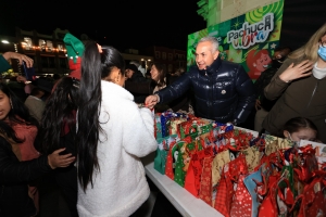 Alrededor de 3 mil pachuqueños acuden a posada en Plaza Independencia