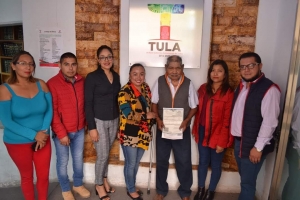 Orienta DIF Tula a personas mayores que no cuentan con documentos de identidad