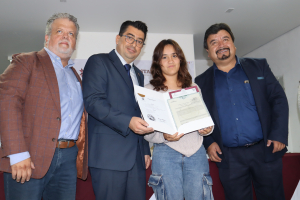 Sebiso entrega a actas de doble nacionalidad&nbsp;a hijas e hijos de migrantes