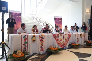 Presentan cartelera del Xantolo 2023 en Complejo Cultural Los Pinos