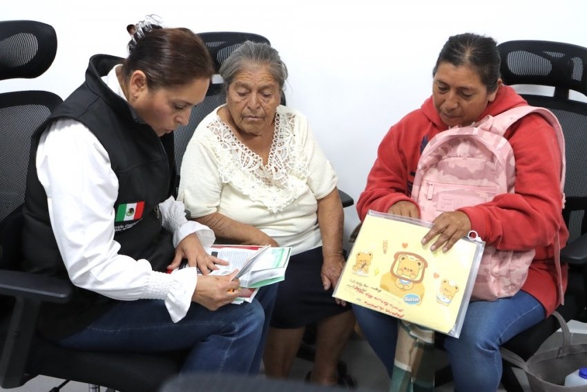 Sebiso acerca atención migratoria a familias de Epazoyucan