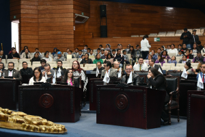Ni&ntilde;as podr&aacute;n decidir sobre el uso de falda o pantal&oacute;n para asistir a la escuela
