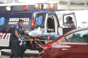 &nbsp;  Por un incidente de tr&aacute;nsito, taxista asesina a un conductor