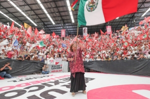 En un hecho Hist&oacute;rico, X&oacute;chitl G&aacute;lvez cierra campa&ntilde;a en Tepatepec, su tierra natal