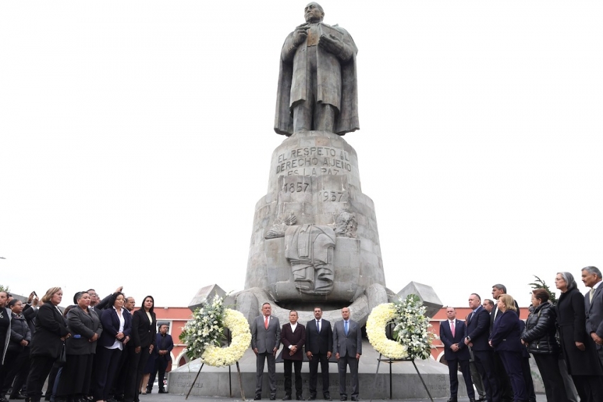 Realizan homenaje cívico a Benito Juárez
