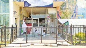 Bloquean calles los comerciantes y ex empleados despedidos por la alcaldesa: Tizayuca