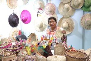 Ahorro y espacios gratuitos favorecen a artesanos en la Feria de San Francisco