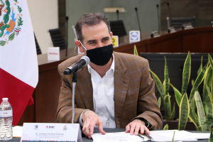 Lorenzo C&oacute;rdova realiza visita al IEEH, sostiene reuni&oacute;n de trabajo con Consejeras y Consejeros