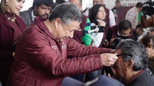 Prioridad del gobierno de Hidalgo atenci&oacute;n a personas adultas mayores durante Ferias de Servicios