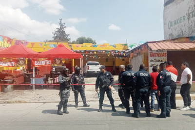 &iexcl;Les disparan los Tacos!