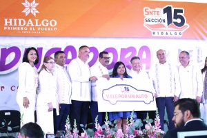 Menchaca Salazar refrenda alianza con el magisterio para impulsar la transformaci&oacute;n educativa