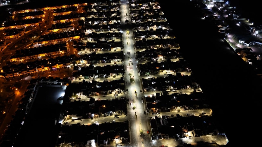 Pachuca interviene 27 privadas en San Carlos con rehabilitación de alumbrado público