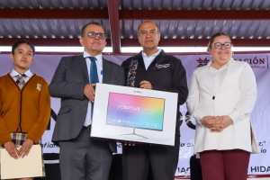 Natividad Castrej&oacute;n entrega apoyos educativos y laboratorio STEM en Santiago de Anaya e Ixmiquilpan