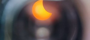 M&aacute;s de 200 personas se dieron cita en Citnova para el avistamiento del eclipse solar&nbsp;