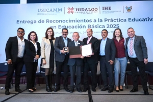 Natividad Castrej&oacute;n entreg&oacute; medallas y reconocimientos a docentes en la Pr&aacute;ctica Educativa 2025