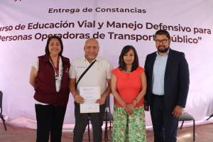 &nbsp;  Entrega de Constancias a 75 personas operadoras de transporte p&uacute;blico