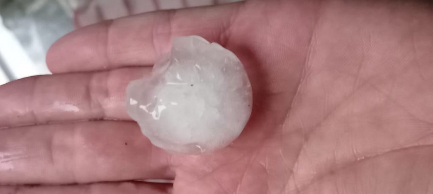 Encharcamientos y daños tras una intensa granizada
